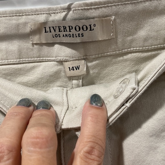 Liverpool shorts - Picture 2 of 3
